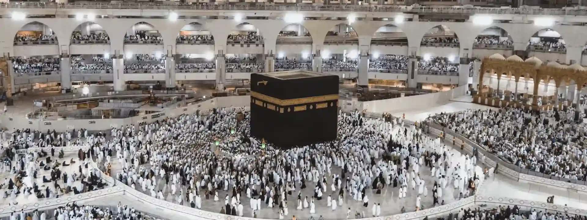 Your journey to Makkah & Madinah , guided with care. travel banner